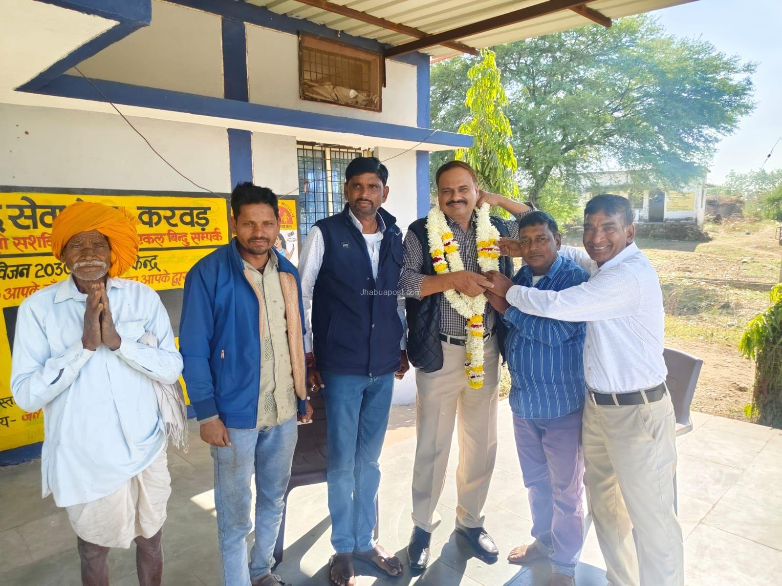 करवड़: नवनियुक्त कांग्रेस ब्लॉक अध्यक्ष सलीम शेख का भव्य स्वागत, कार्यकर्ताओं ने जताई खुशी 6 img 20251218 wa00515174714017453557426