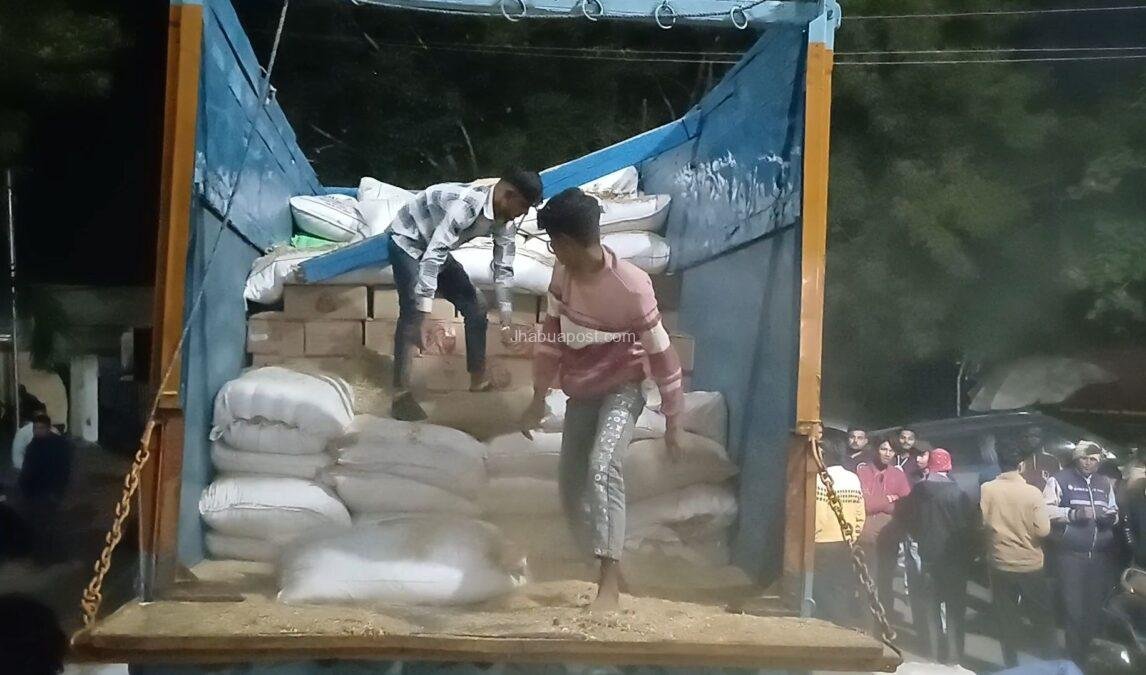 1 करोड़ 2 लाख रुपये की अवैध शराब पकड़ी: झाबुआ पुलिस ने हाईवे पर भरा ट्रक पकड़ा, एक आरोपी गिरफ्तार 2 screenshot 20251203 115814 gallery7422116301882485117