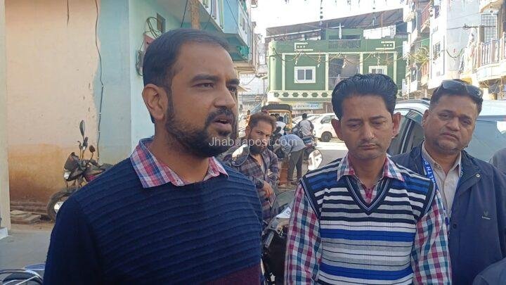 Jhabua News: पुलिस के 'सर्चिंग अभियान' की खुली पोल, सालों से अवैध क्लिनिक चला रहा बाहरी डॉक्टर पकड़ से बाहर कैसे? 3 screenshot 20251217 152427 gallery4697721065277588194