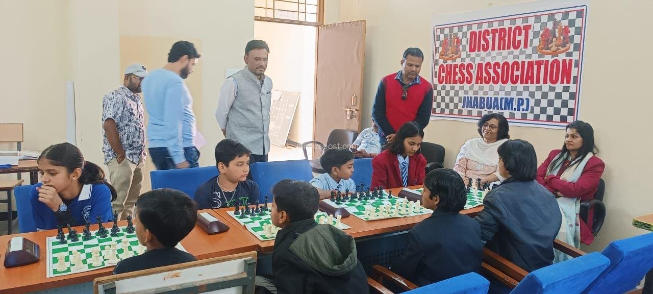 MP Khelo Youth: एक्सीलेंस कॉलेज में सजी शतरंज की बाजी, कनिष्का और श्रेयांश रहे अव्वल, 4 img 20260115 wa00343153015206905506442