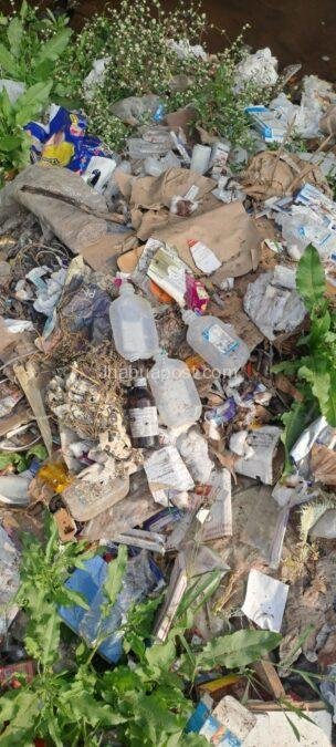 झाबुआ: नाले में फेंका जा रहा बायो-मेडिकल वेस्ट, संक्रमण का बढ़ा खतरा 2 img 20260130 wa00241412847992398920091