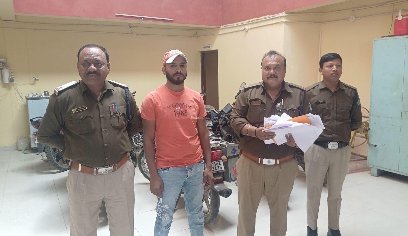 झाबुआ में 17 लाख की ठगी: दूसरे की जमीन अपनी बताकर बेचा, पुलिस ने आरोपी जावेद खान को दबोचा, 8 screenshot 20260207 153344 gallery4098887538503751851