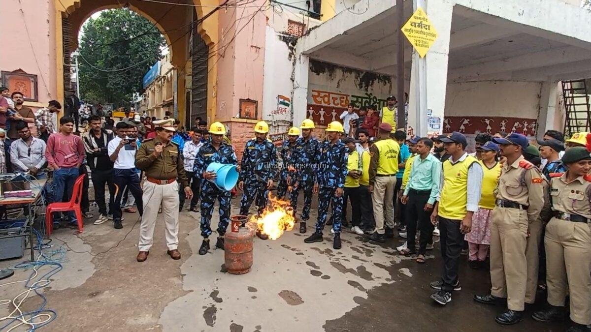 झाबुआ: राजवाड़ा चौक पर गूंजे सायरन, 'रेस्क्यू ऑपरेशन' देखने जमें, बाद में समझ में आया माजरा! 1 screenshot 20260220 191751 gallery4694161301376253525