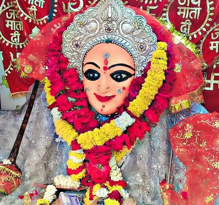 करवड़: मां नागणेचा काली कल्याणी धाम गंगाखेड़ी में चैत्र नवरात्रि की धूम, उमड़ रहा भक्तों का सैलाब 2 झाबुआ जिले के करवड़ में मां नागणेचा मंदिर