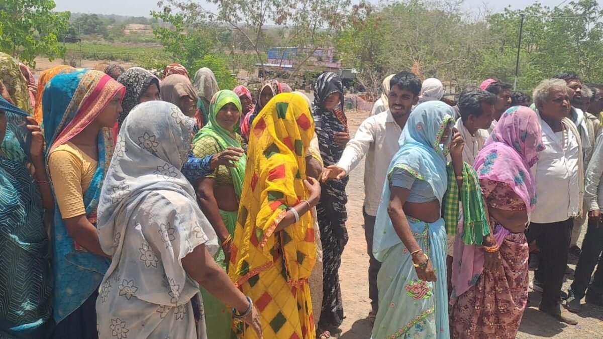Jhabua Crime News: युवक की बेरहमी से हत्या, परिजनों का फूटा गुस्सा