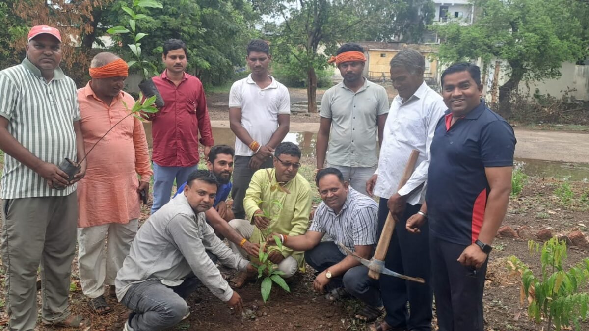 करवड़ में गूंजा ‘एक पेड़ मां के नाम’ का संदेश, ग्रामीणों ने लिया ये बड़ा संकल्प