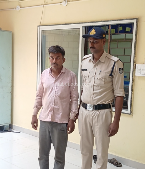 झाबुआ में भैंस चोरी के आरोप पकडे गए नेताजी