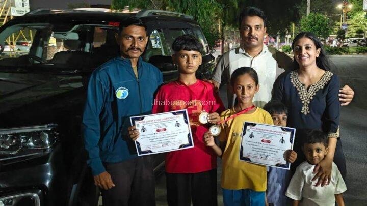Jhabua Boxing: 10 साल की प्रियांशी बनीं 'बेस्ट बॉक्सर'; इंदौर के रिंग में झाबुआ के मुक्कों की धमक, जीते 3 गोल्ड और 1 सिल्वर 70 Jhabua Boxing: 10 साल की प्रियांशी बनीं ‘बेस्ट बॉक्सर’; इंदौर के रिंग में झाबुआ के मुक्कों की धमक, जीते 3 गोल्ड और 1 सिल्वर
