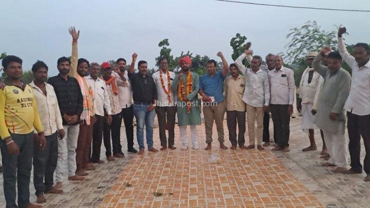 Jhabua : करवड़ में नव नियुक्त  जिला मंत्री का ढोल-नगाड़ों के साथ हुआ  स्वागत