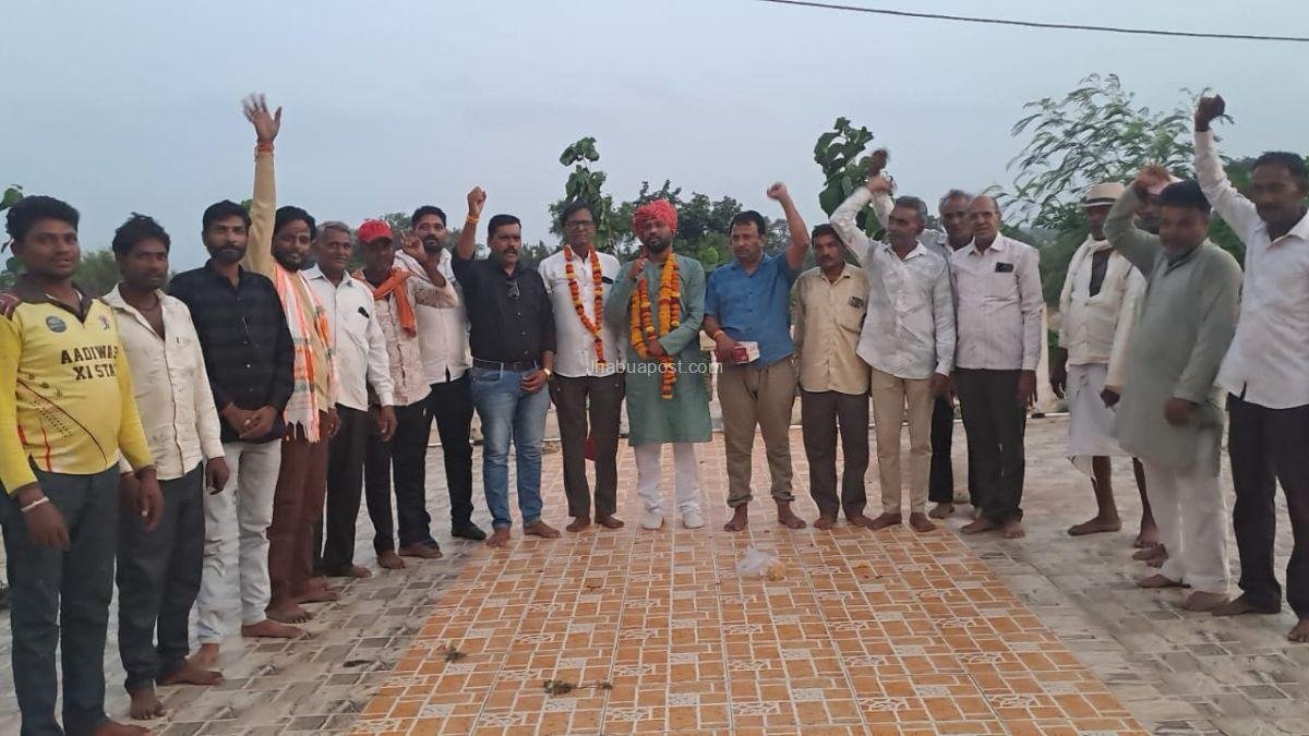 Jhabua : करवड़ में नव नियुक्त  जिला मंत्री का ढोल-नगाड़ों के साथ हुआ  स्वागत
