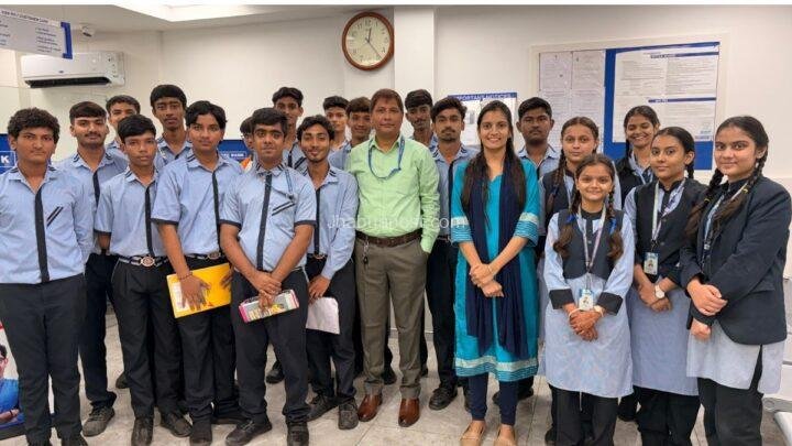 Keshav International School: किताबी ज्ञान से आगे निकले बच्चे,छात्रों ने बैंक जाकर सीखी बैंकिंग की बारीकियां 70 Keshav International School: किताबी ज्ञान से आगे निकले बच्चे,छात्रों ने बैंक जाकर सीखी बैंकिंग की बारीकियां